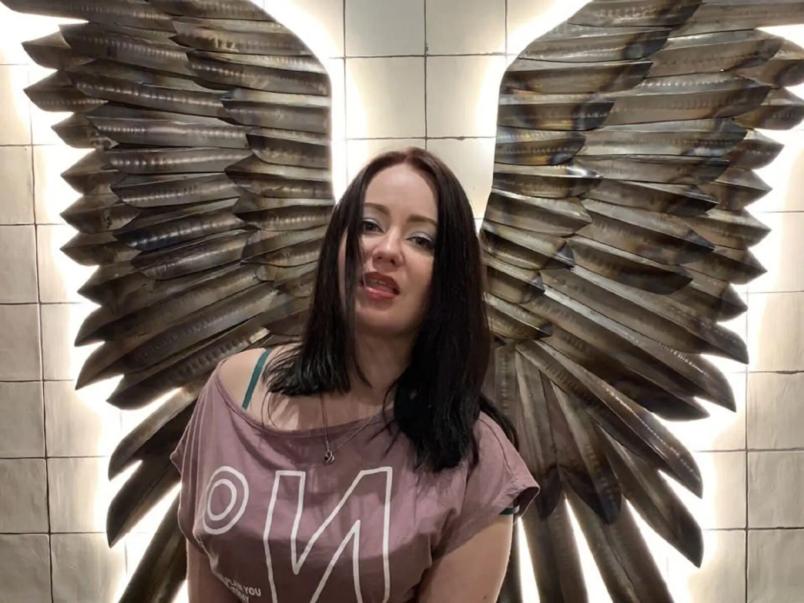 ElizabethPines livejasmin