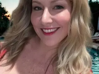 EllaSophiaNoir livejasmin