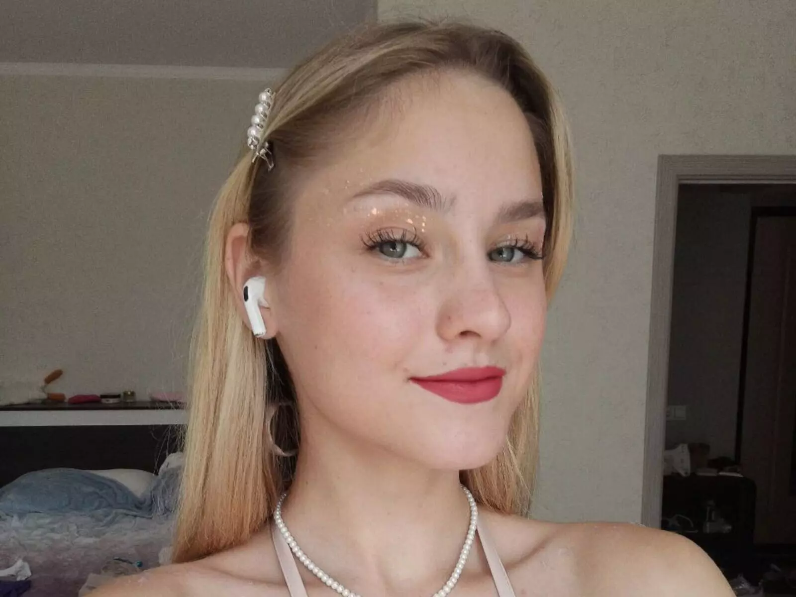 KiraVey livejasmin