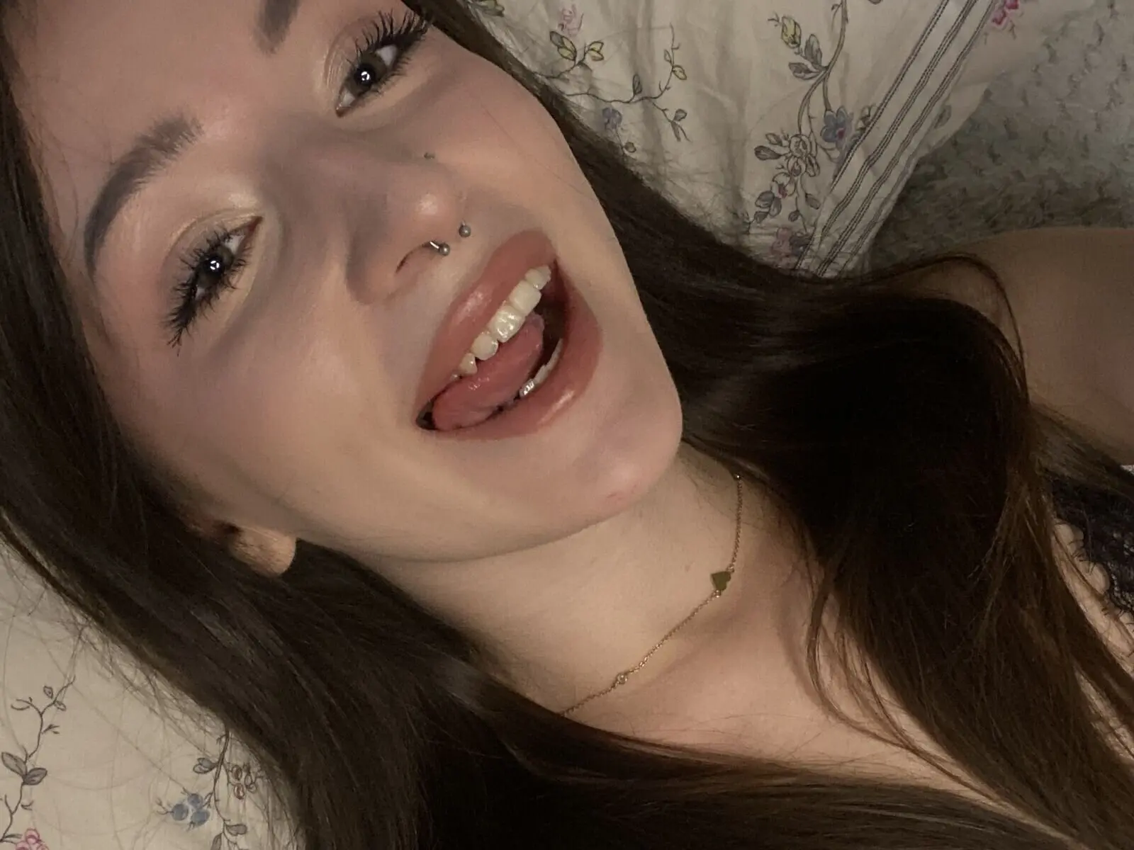 LuckyLeah livejasmin