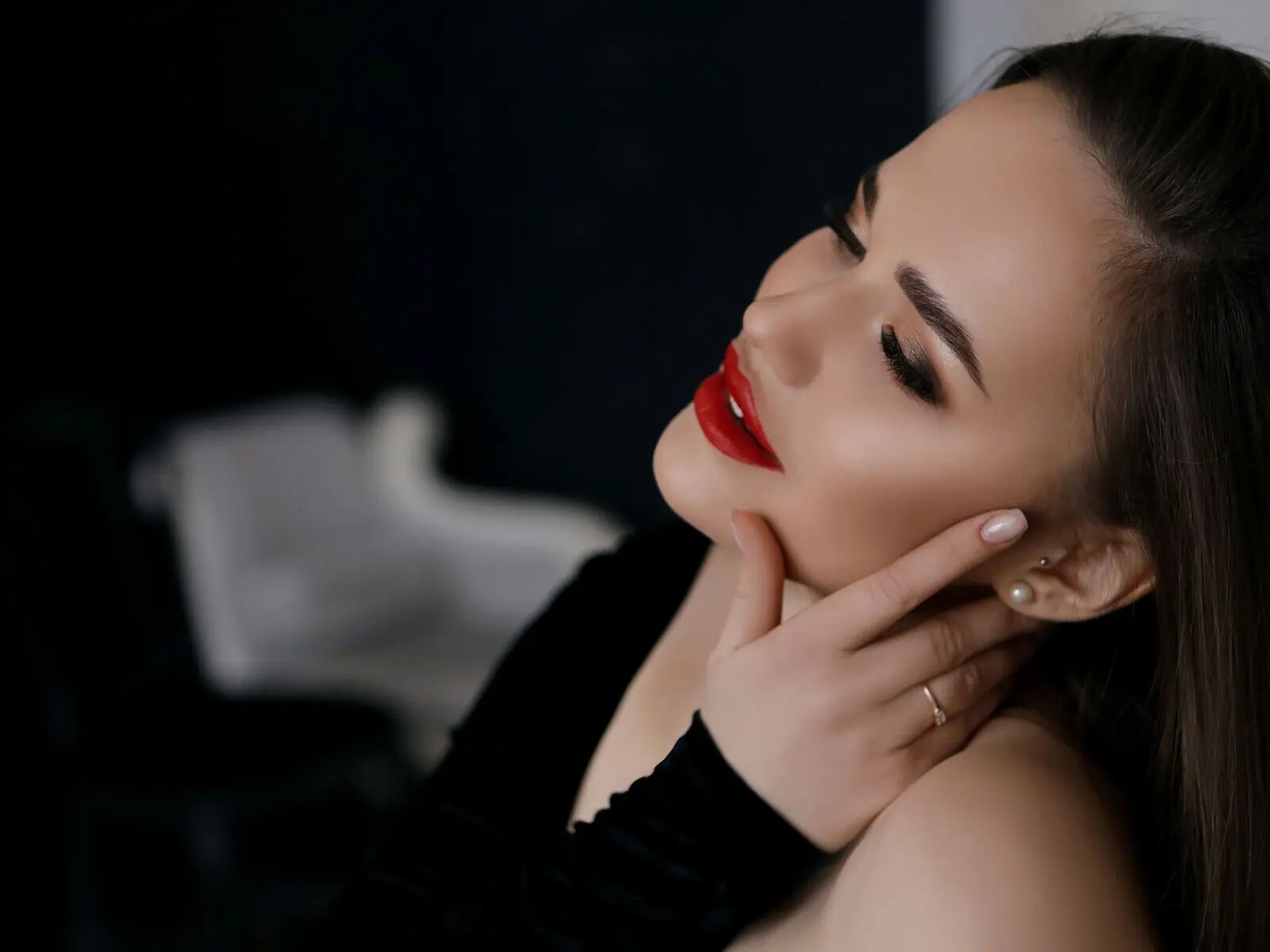 MarianaModest livejasmin