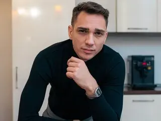 MichaelLevi livejasmin