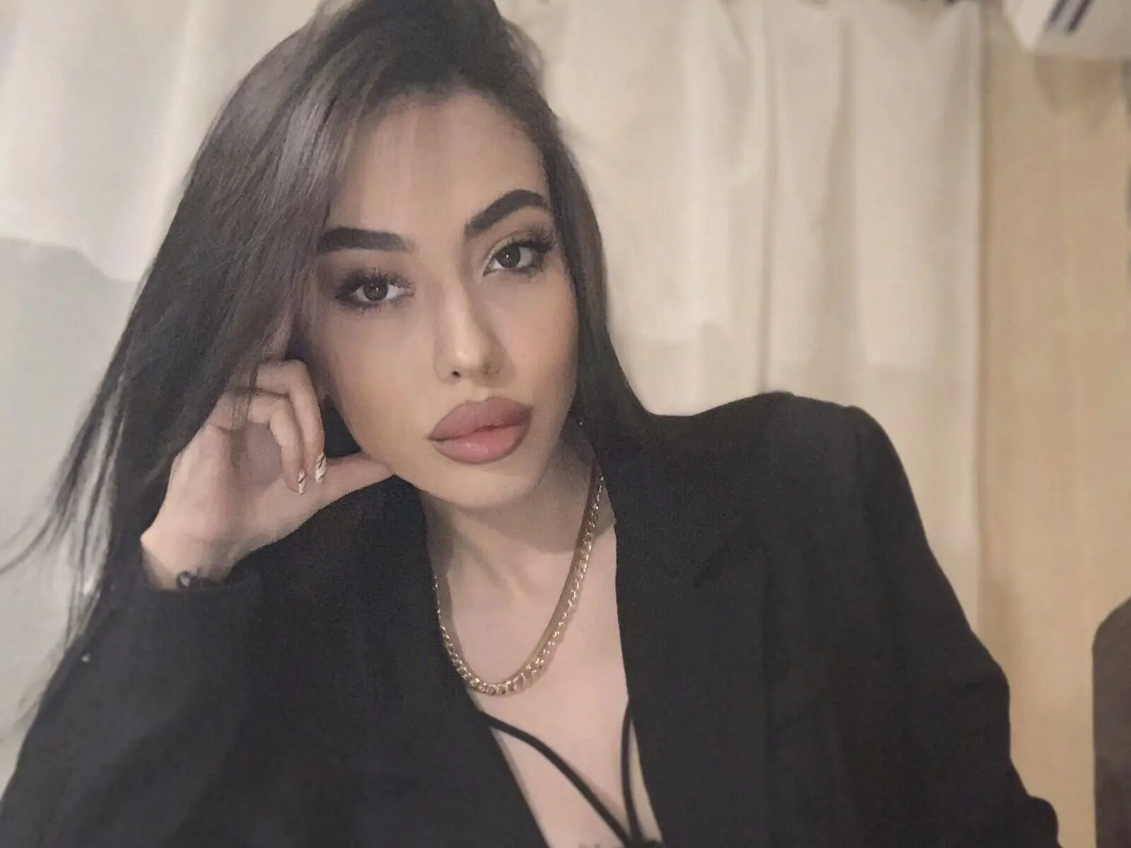 MishaRoberts livejasmin