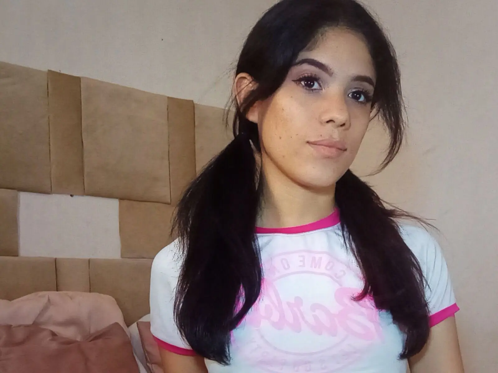 ValentinaOrtega livejasmin